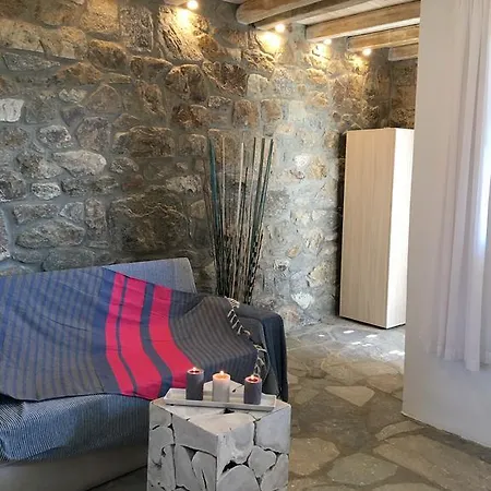 Megas Apartment *