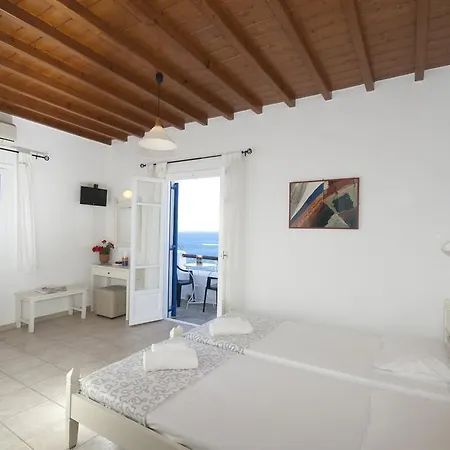 Megas Apartment Tourlos
