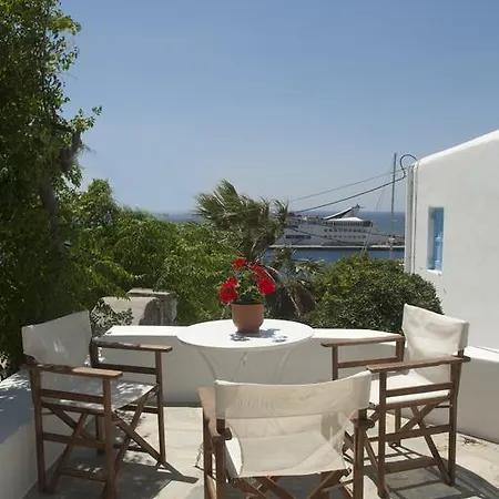 アパート Megas トゥルロス